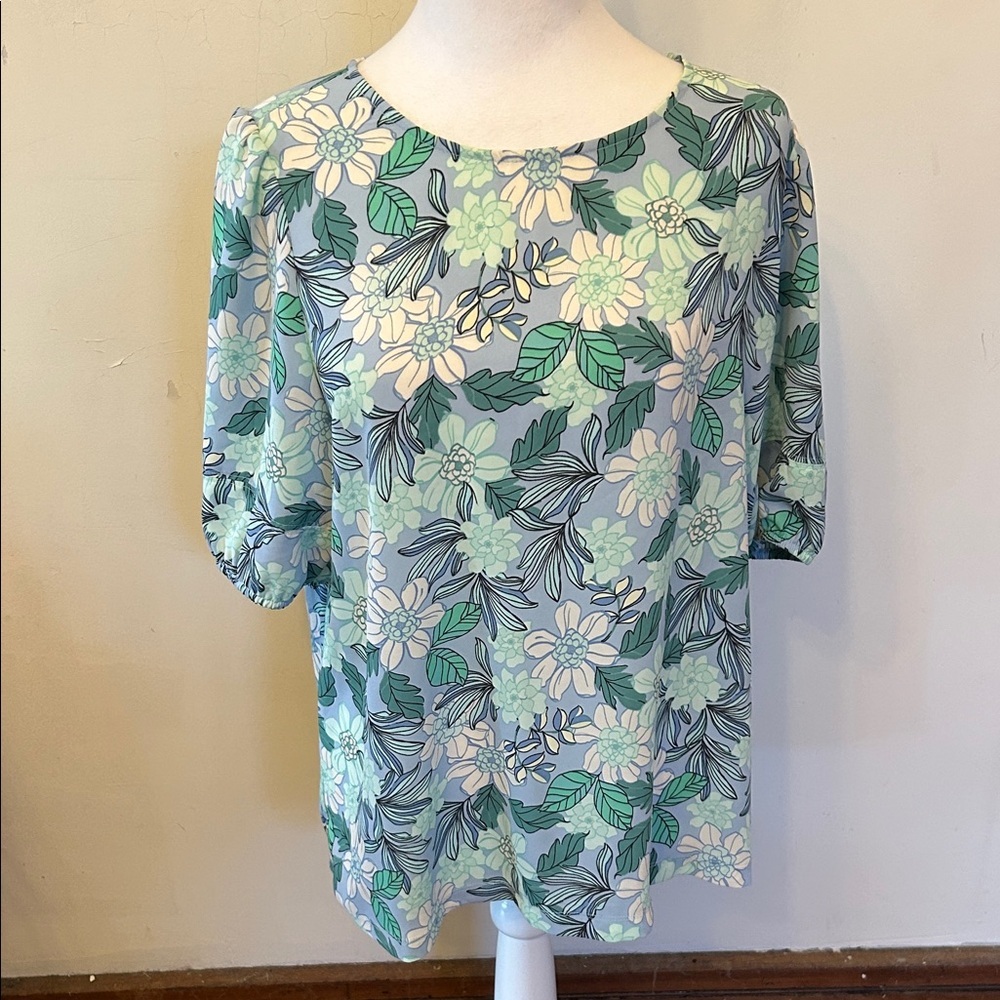 Loft Floral Green and Blue Women's short sleeve top Size L EUC